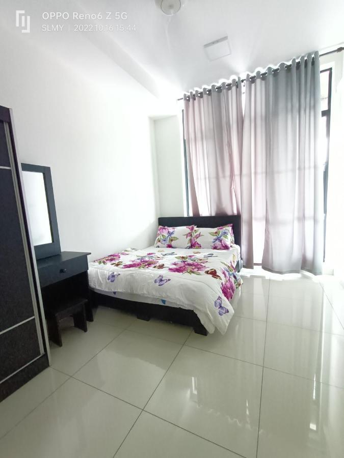Bonda Lilik Homestay Klang Exterior photo